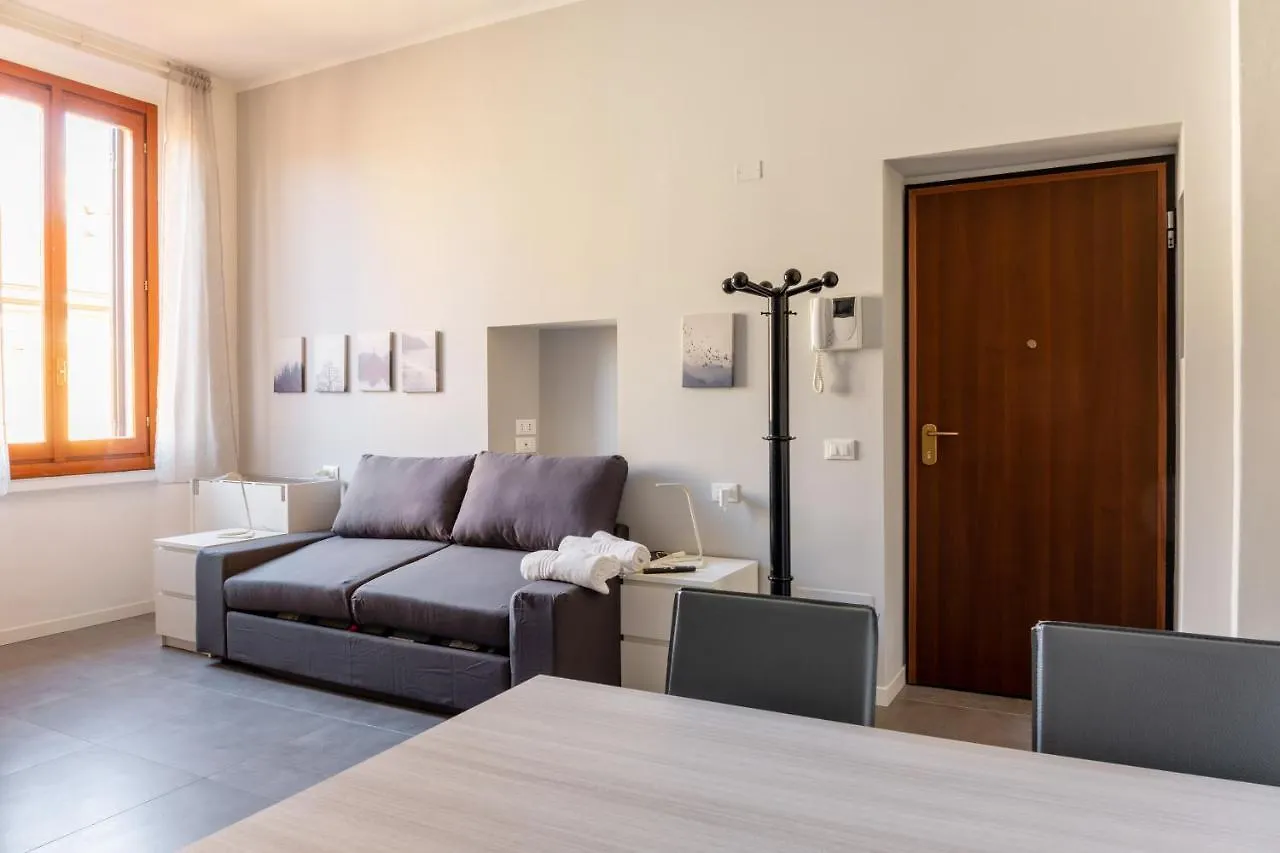 Apartment Newly Renovated Loft Near Centrale Milan